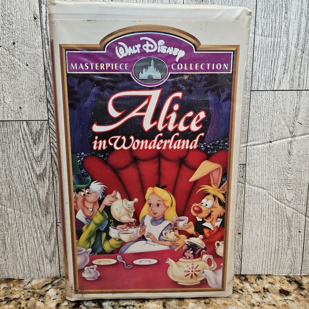 Alice in Wonderland VHS Walt Disney Masterpiece Collection